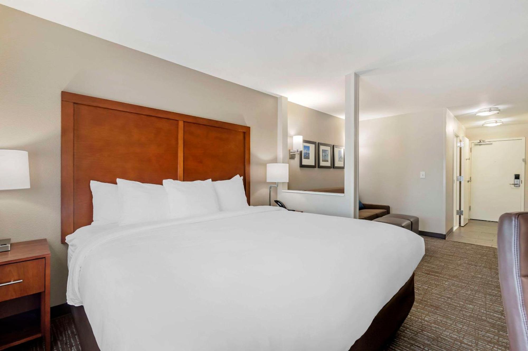 Comfort & Hotel Brunswick